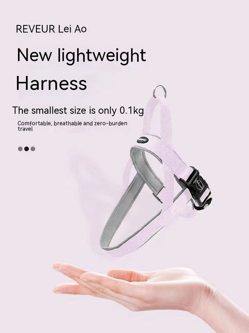 Lightweight harness with text about its features on a white background